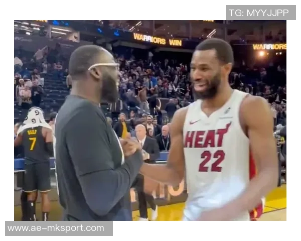 维金斯半场表现平平三分球和罚球均未命中仅得10分