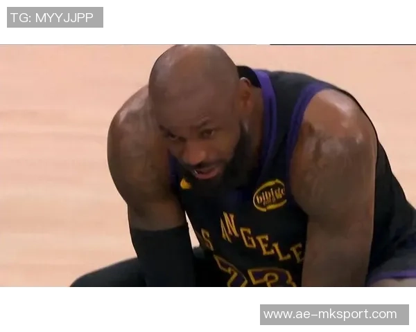 湖人自媒体调侃快船战绩糟糕笑声不断引发球迷热议