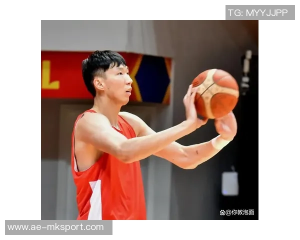 周琦半场表现低迷仅得1分罚球救场外加5个篮板显努力