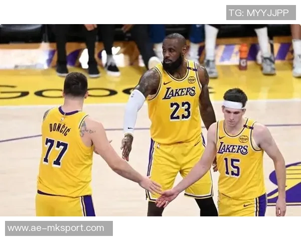 夸梅质疑富保罗言论为何用冠军标准衡量湖人新星里夫斯表现