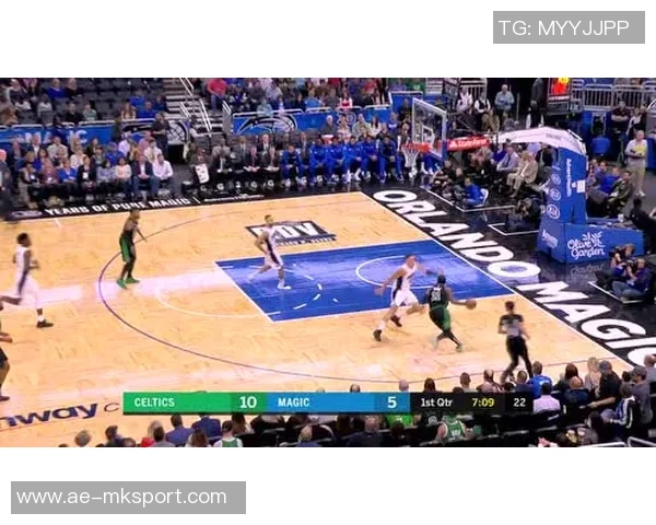 凯尔特人逆转战胜武切维奇展现强大实力开启新赛季辉煌篇章